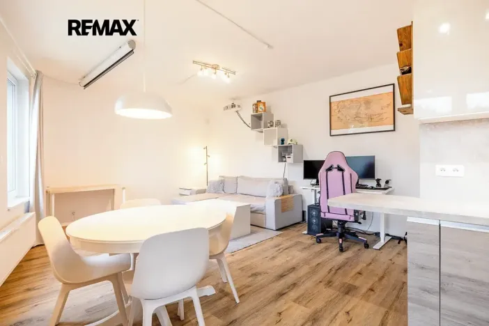Pronájem bytu 2+kk, Praha - Kamýk, Kramperova, 57 m2