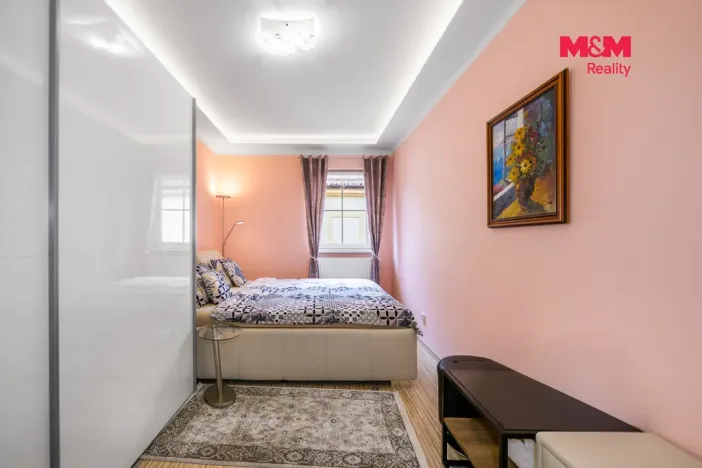 Pronájem bytu 4+1, Bor, náměstí Republiky, 90 m2