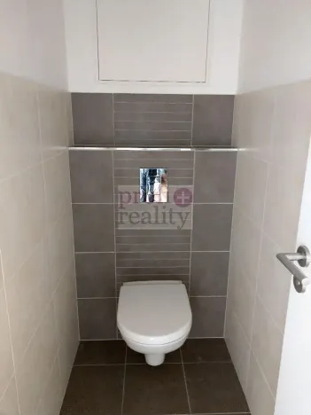 Pronájem bytu 2+kk, Ostrava, Jantarová, 63 m2