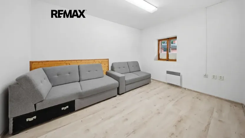 Prodej rodinného domu, Cvikov, 556 m2