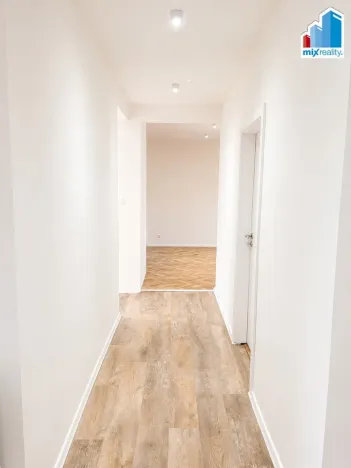 Prodej bytu 3+1, Hrádek - Nová Huť, Učňovská, 67 m2
