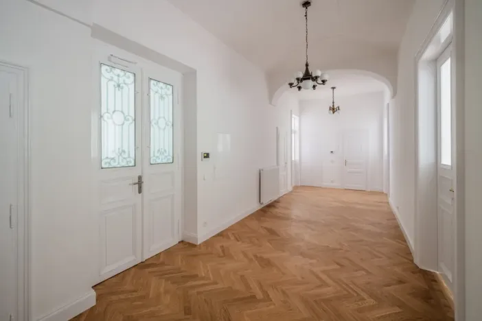 Pronájem kanceláře, Praha - Vinohrady, Italská, 250 m2