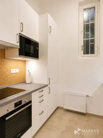 Pronájem bytu 1+1, Praha - Nové Město, Hálkova, 32 m2