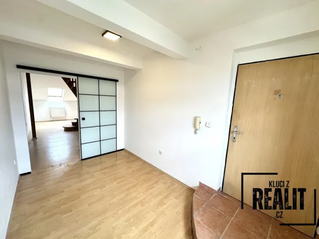 Pronájem bytu 1+kk, Praha - Žižkov, Seifertova, 45 m2