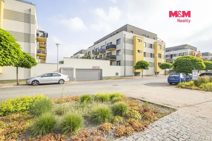 Pronájem bytu 1+kk, Praha - Dolní Chabry, K Beranovu, 37 m2