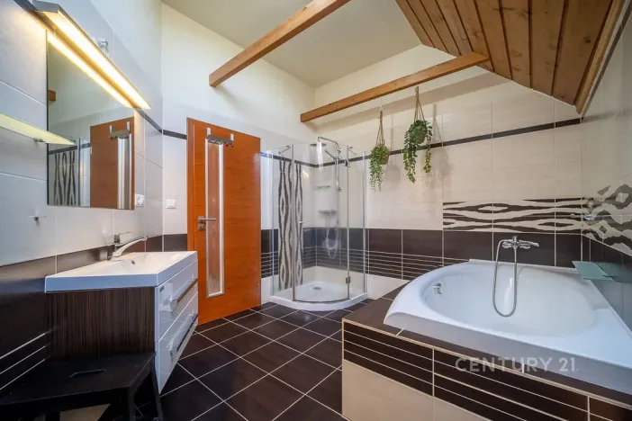 Prodej rodinného domu, Vrábče - Koroseky, 220 m2