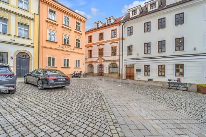 Pronájem kanceláře, Hradec Králové, Malé náměstí, 119 m2