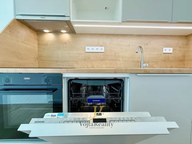 Pronájem bytu 2+kk, Olomouc, Třída Jiřího Pelikána, 44 m2