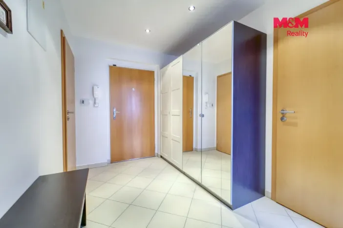 Prodej bytu 2+kk, Praha, Sazovická, 47 m2