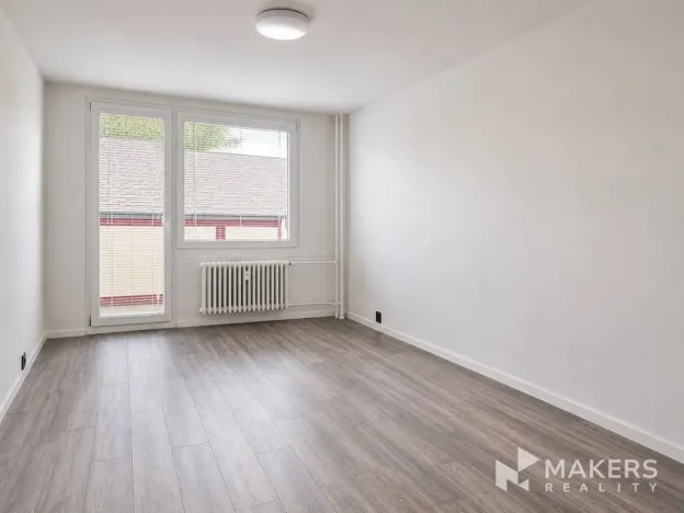 Pronájem bytu 2+kk, Praha - Hloubětín, Slévačská, 54 m2