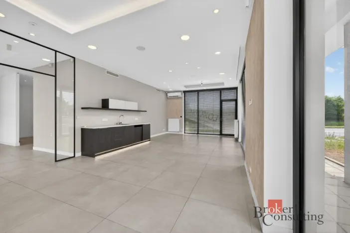 Prodej obchodního prostoru, Plzeň - Černice, Vltavínová, 108 m2