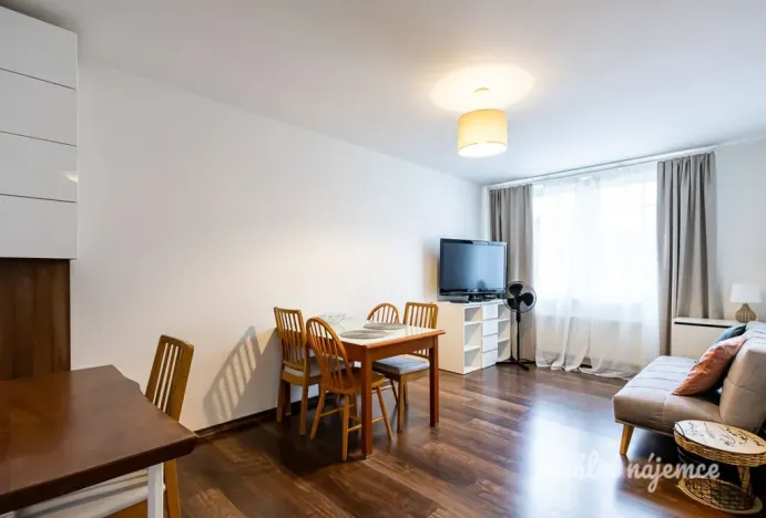 Pronájem bytu 2+kk, Praha - Troja, Hnězdenská, 46 m2