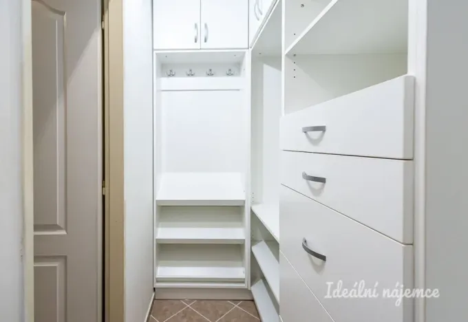 Pronájem bytu 2+kk, Praha - Troja, Hnězdenská, 46 m2