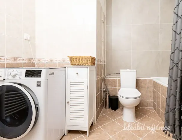 Pronájem bytu 2+kk, Praha - Troja, Hnězdenská, 46 m2