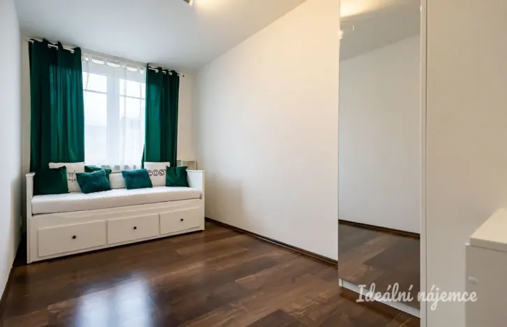 Pronájem bytu 2+kk, Praha - Troja, Hnězdenská, 46 m2