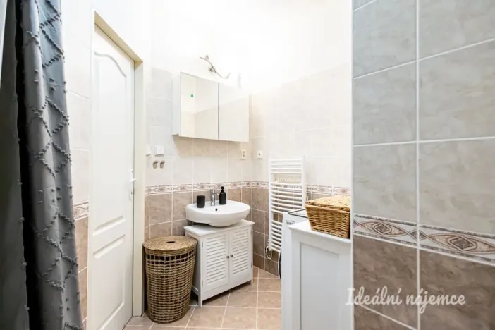 Pronájem bytu 2+kk, Praha - Troja, Hnězdenská, 46 m2