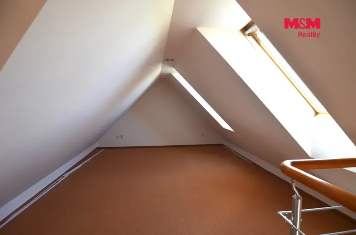 Pronájem kanceláře, Praha - Hloubětín, V Novém Hloubětíně, 162 m2