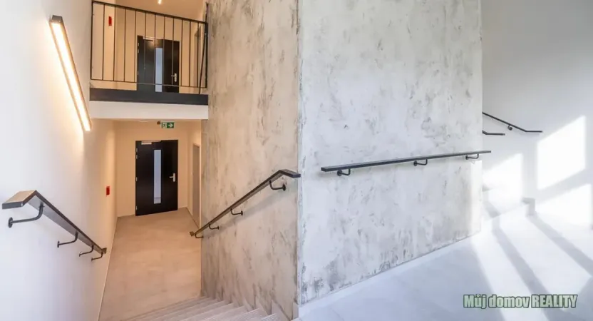 Pronájem bytu 2+kk, Praha - Hrdlořezy, Českobrodská, 55 m2