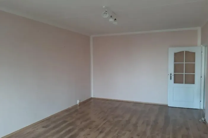 Pronájem bytu 2+1, Louny, nám. Petra Obrovce, 68 m2