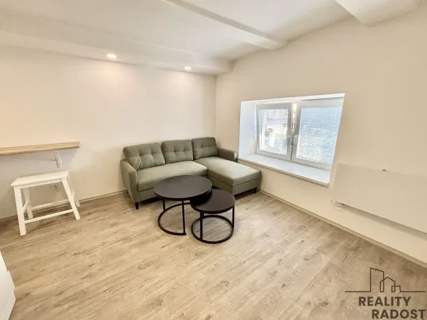 Pronájem bytu 2+kk, Ústín, 36 m2
