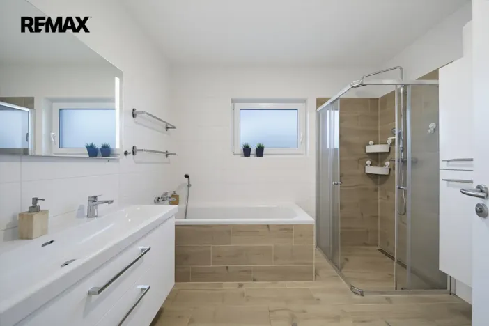 Prodej rodinného domu, Ostrov, Jáchymovská, 98 m2