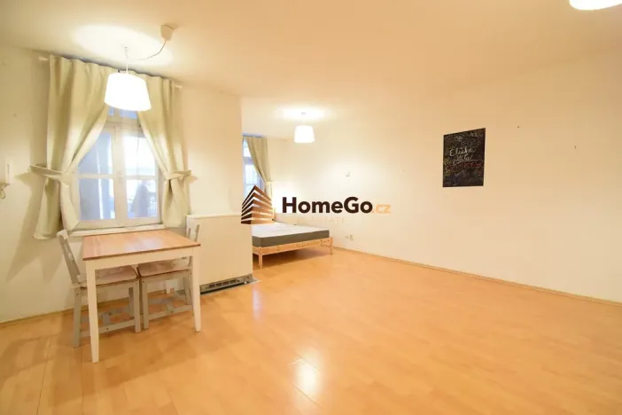 Pronájem bytu 1+kk, Praha - Žižkov, Štítného, 40 m2