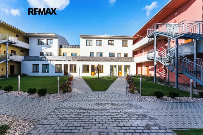 Pronájem bytu 1+kk, Lavičky, 39 m2
