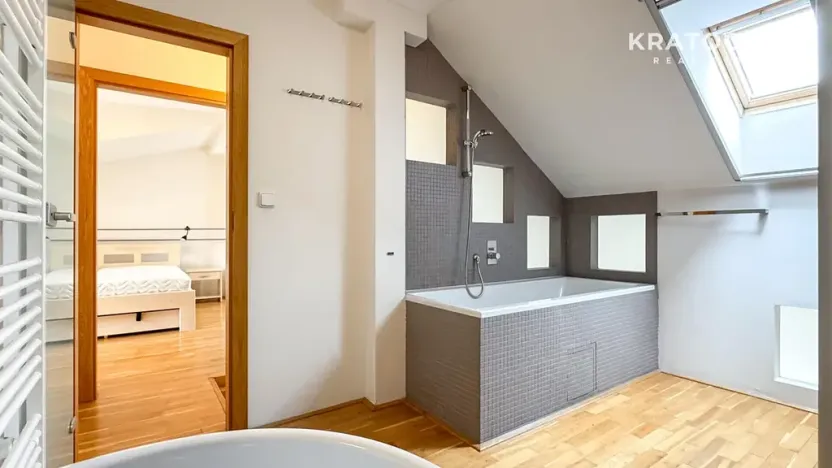 Pronájem bytu 2+1, Praha - Smíchov, Hořejší nábřeží, 117 m2