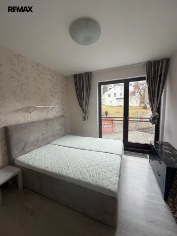Pronájem bytu 2+kk, Karlovy Vary, Libušina, 46 m2