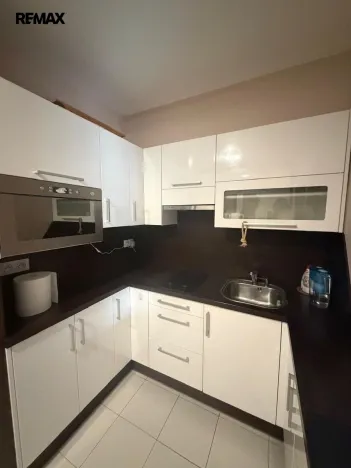Pronájem bytu 2+kk, Karlovy Vary, Libušina, 46 m2