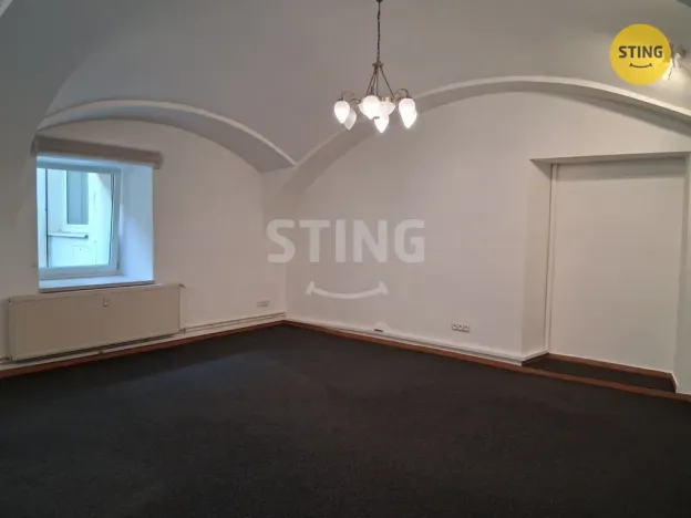 Pronájem obchodního prostoru, Žďár nad Sázavou, nám. Republiky, 58 m2