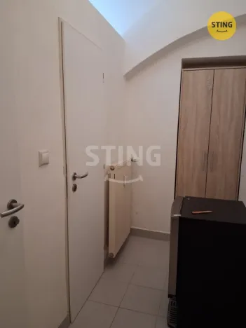 Pronájem obchodního prostoru, Žďár nad Sázavou, nám. Republiky, 58 m2