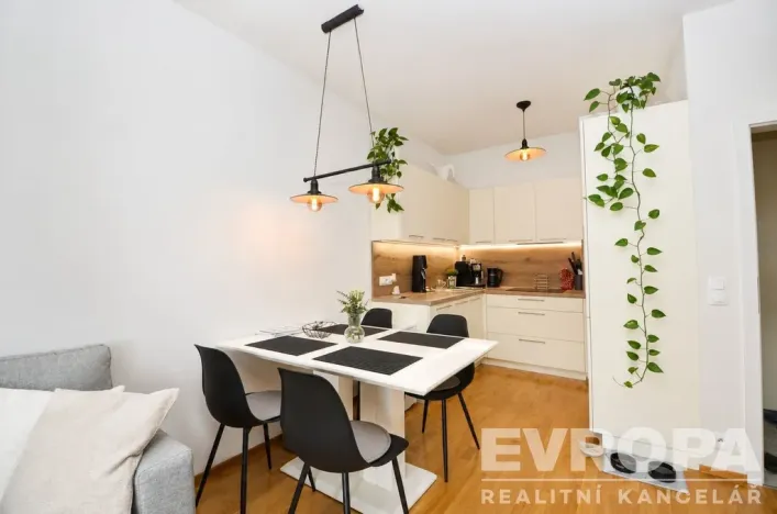Prodej bytu 2+kk, Praha - Hloubětín, Laponská, 48 m2