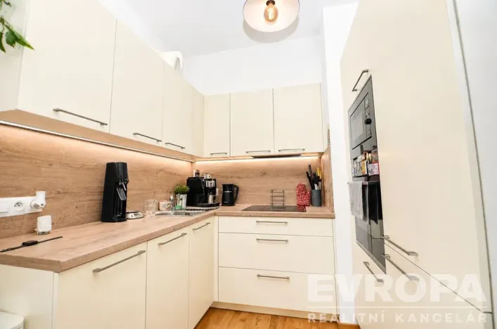 Prodej bytu 2+kk, Praha - Hloubětín, Laponská, 48 m2