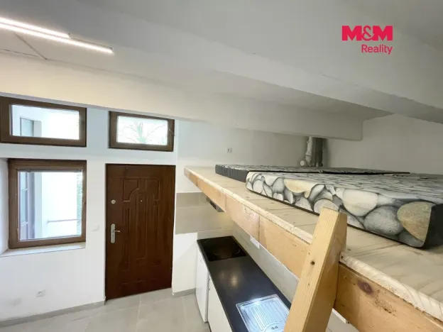 Prodej obchodního prostoru, Praha - Smíchov, Mošnova, 18 m2