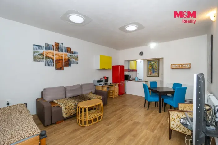 Pronájem bytu 2+kk, Holice, Husova, 55 m2