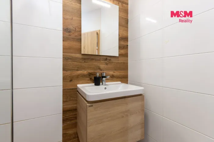 Prodej bytu 1+kk, Horní Lhota, 18 m2