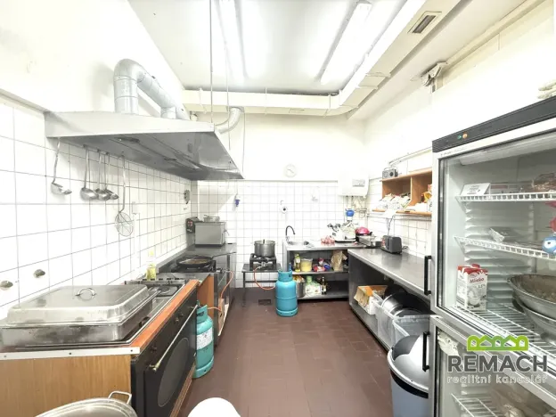 Pronájem obchodního prostoru, Staré Město, Luční čtvrť, 222 m2