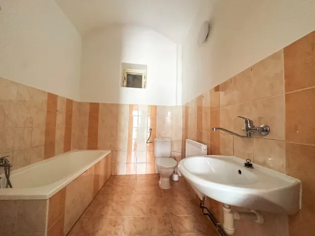 Pronájem bytu 2+1, Chlumec nad Cidlinou - Chlumec nad Cidlinou I, Klicperovo náměstí, 83 m2