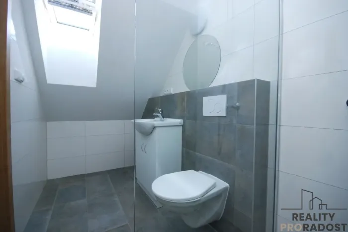 Pronájem bytu 2+1, Hrušky, 55 m2