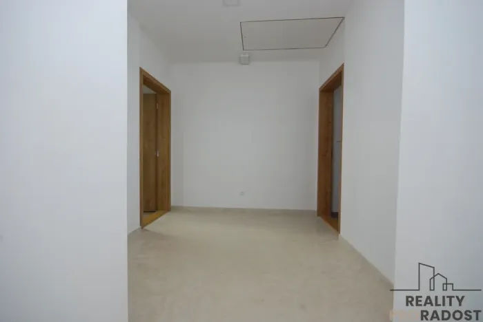 Pronájem bytu 2+1, Hrušky, 55 m2