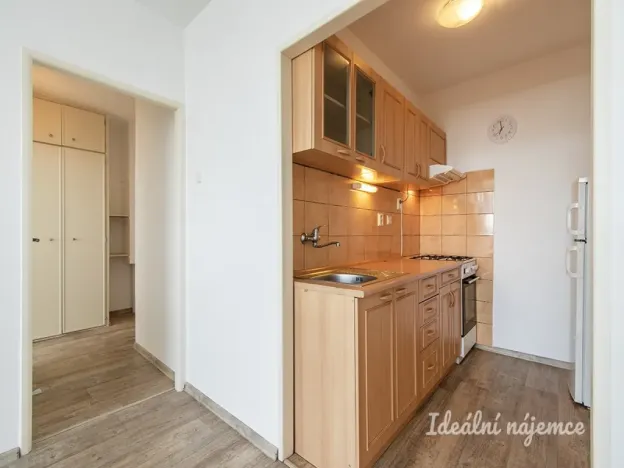 Pronájem bytu 2+kk, Praha - Chodov, V jezírkách, 42 m2