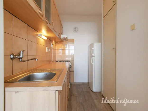 Pronájem bytu 2+kk, Praha - Chodov, V jezírkách, 42 m2