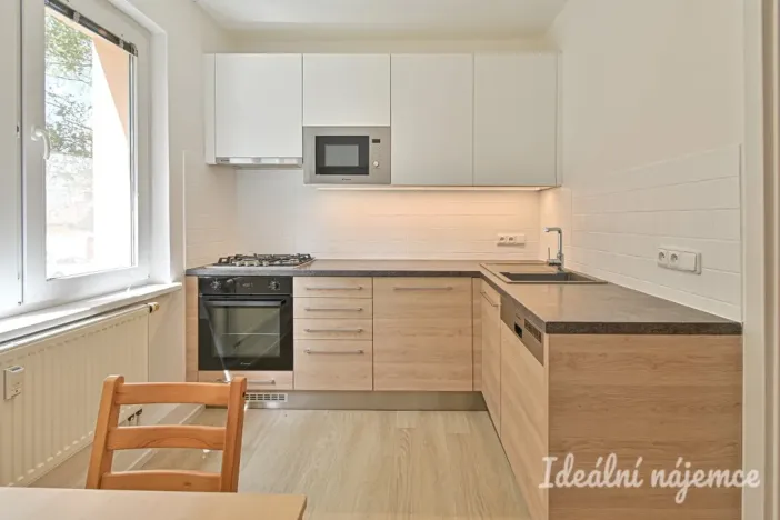 Pronájem bytu 3+1, Kuřim, Školní, 102 m2