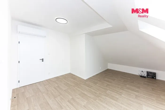 Pronájem bytu 3+kk, Hostovlice, 75 m2