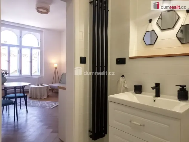 Pronájem bytu 2+kk, Karlovy Vary, Ondřejská, 40 m2