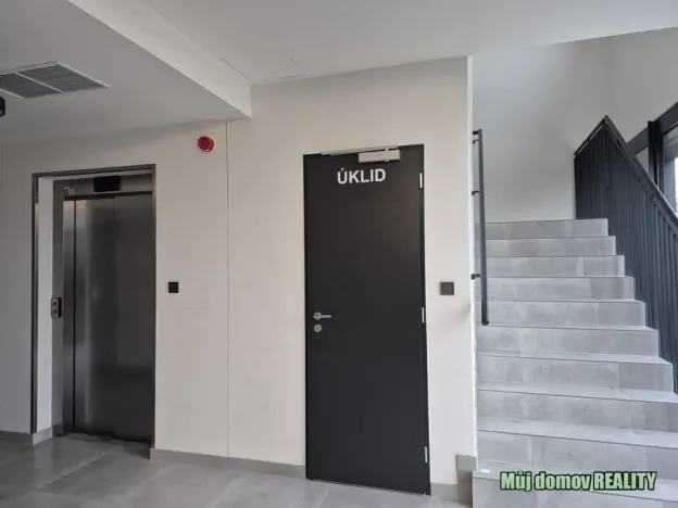 Pronájem bytu 3+kk, Praha - Prosek, Čakovická, 83 m2