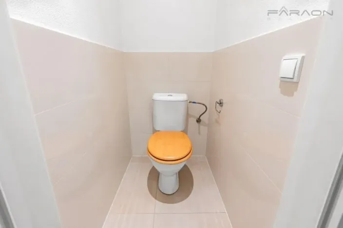 Pronájem bytu 1+kk, Praha - Vršovice, 28. pluku, 37 m2
