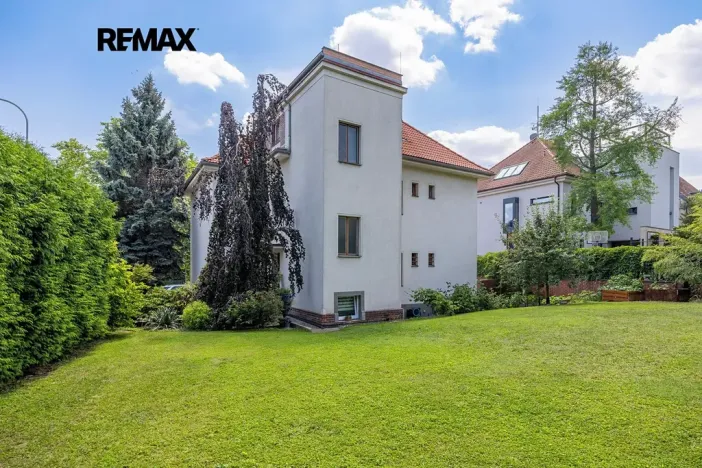 Prodej vily, Praha - Dejvice, U dejvického rybníčku, 400 m2