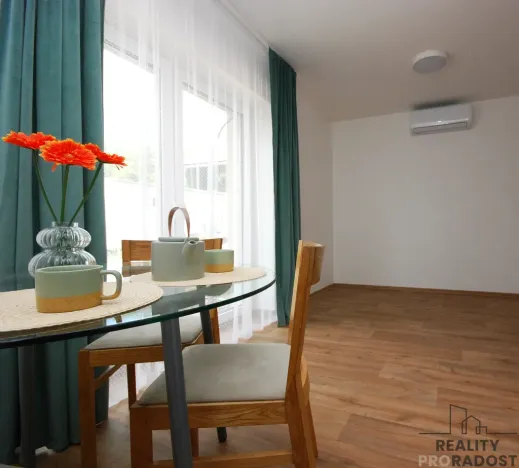 Pronájem bytu 1+kk, Velké Pavlovice, Hlavní, 33 m2
